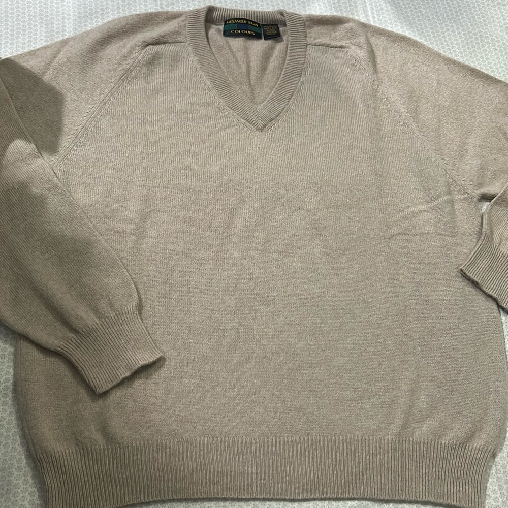 Alexander Julian Men’s V-Neck Sweater Size L 100% Cashmere Beige